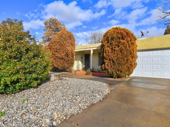 1116 Summit Dr NE
