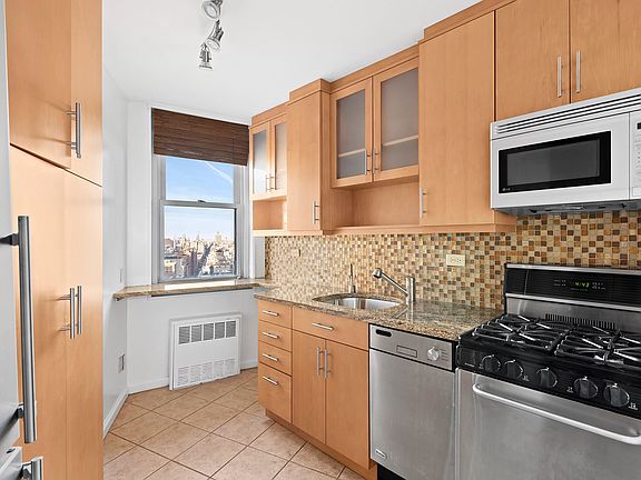 5th image of 2025 Broadway APT 27D