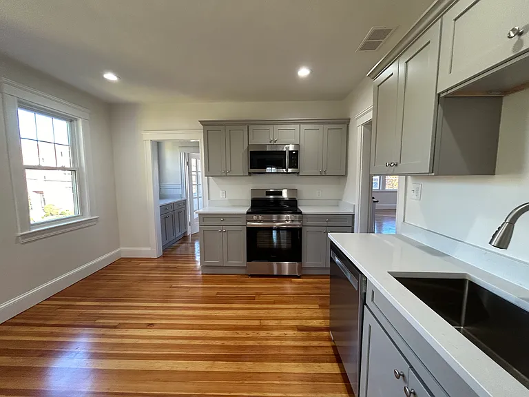 472 Pleasant St #2 — Photo 9