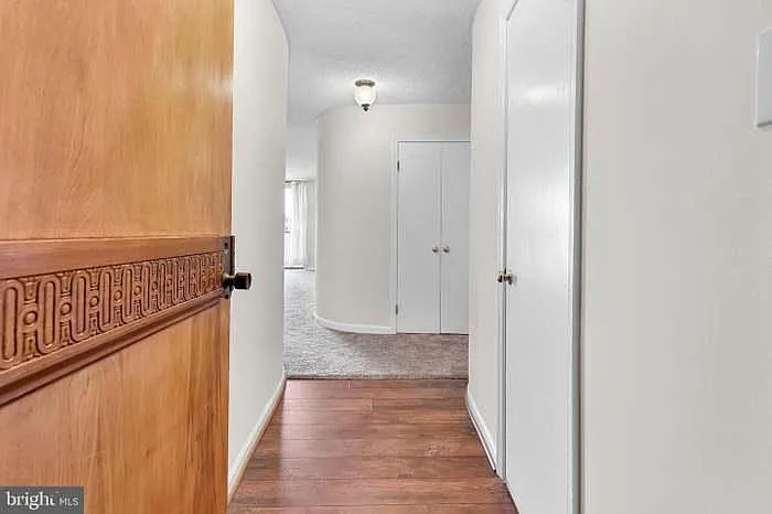 1101 S Arlington Ridge Rd — Photo 4