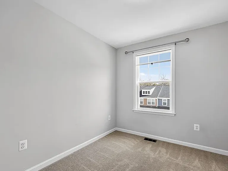 633 Eking Green Dr — Photo 13