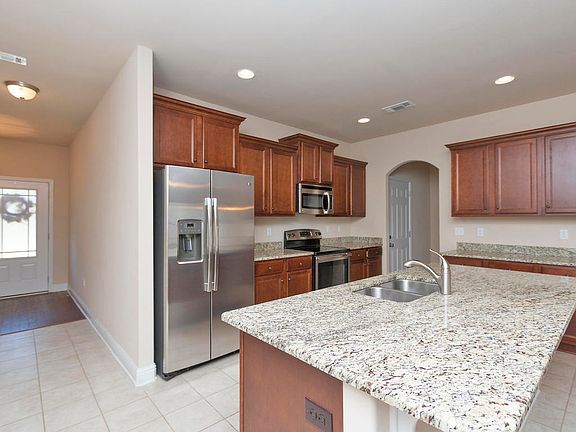 4th image of 3890 River Trace Dr