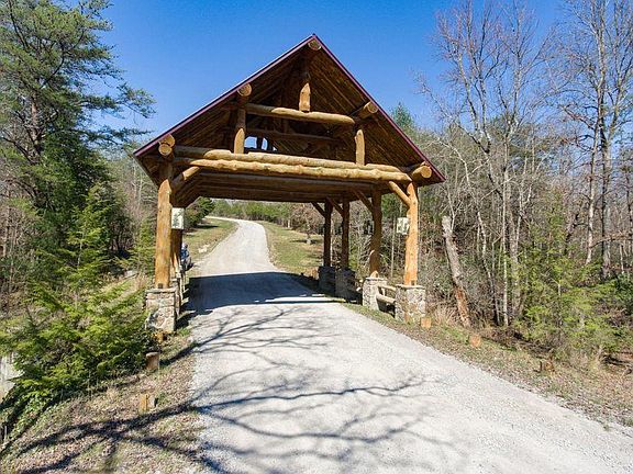 5th image of Holly Ln