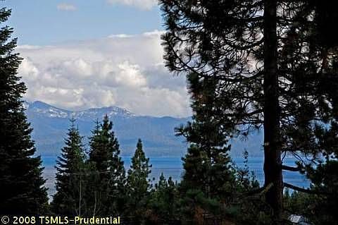 2nd image of 3075 Fabian Way