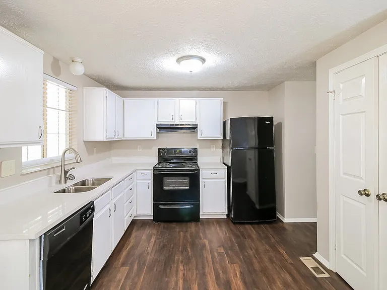 6818 Graves Mill Dr — Photo 7
