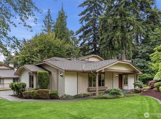 16008 Village Green Dr UNIT B, Mill Creek, WA 98012
