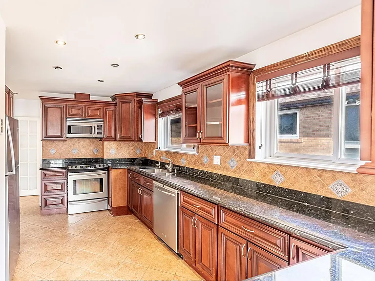32 Marbury Cres — Photo 11