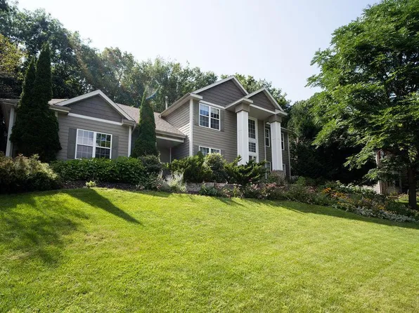 1940 Baihly Estates Ln SW, Rochester, MN 55902