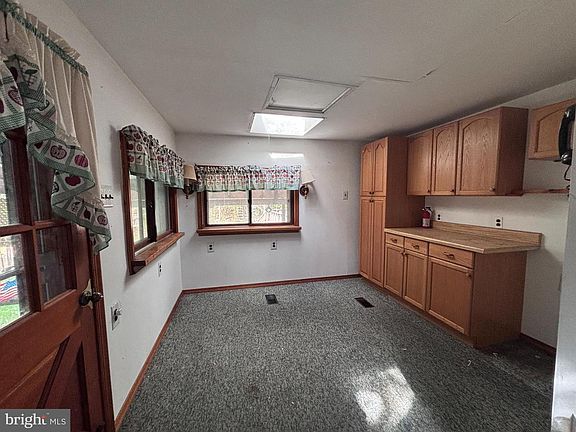 5th image of 33 Paducah Rd