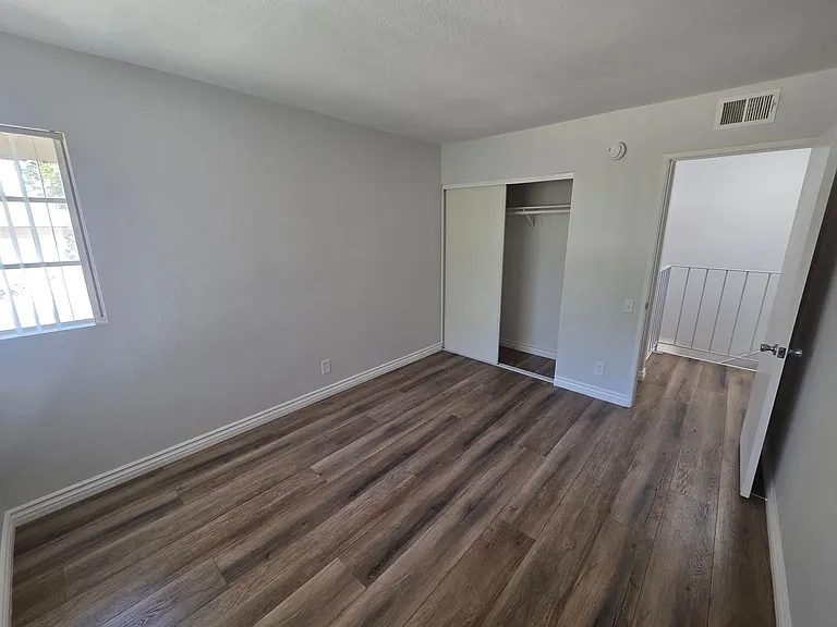 1826 S Lochglen Ct — Photo 12