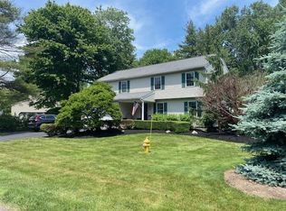 80 Voyage Dr, Glenmont, NY 12077