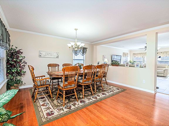 5th image of 137 Camden Cay Dr