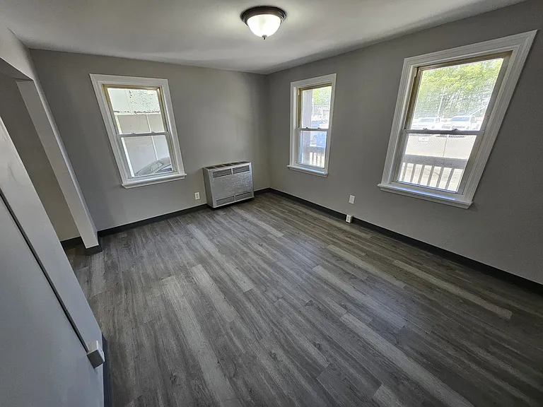 12 Van Buren St #A — Photo 13