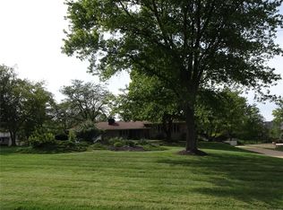 929 Claymark Dr, Saint Louis, MO 63131