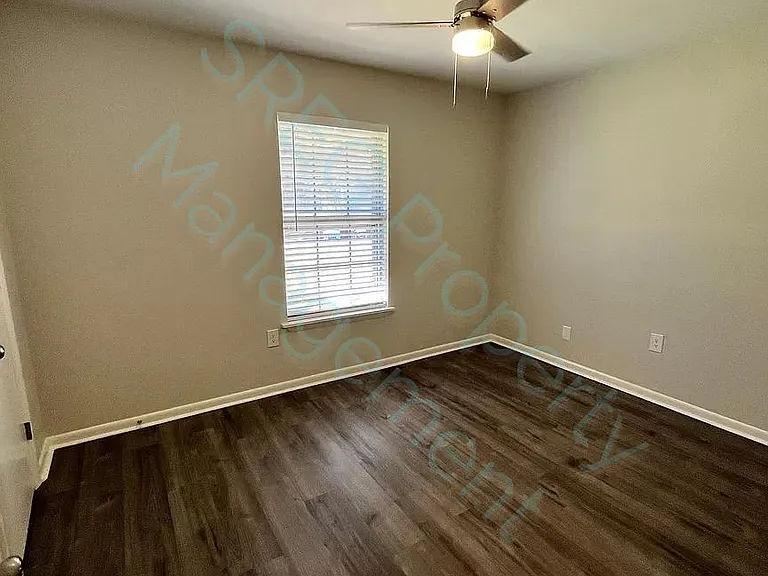 25 Meadowbrook Dr — Photo 3
