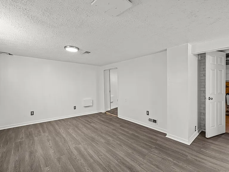 2058 S Corona St — Photo 24
