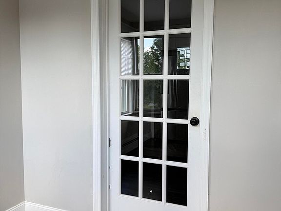3rd image of 405 Elliot St