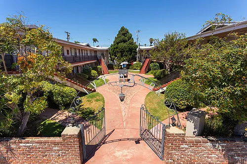 Ivy Manor Apartments Photo 1