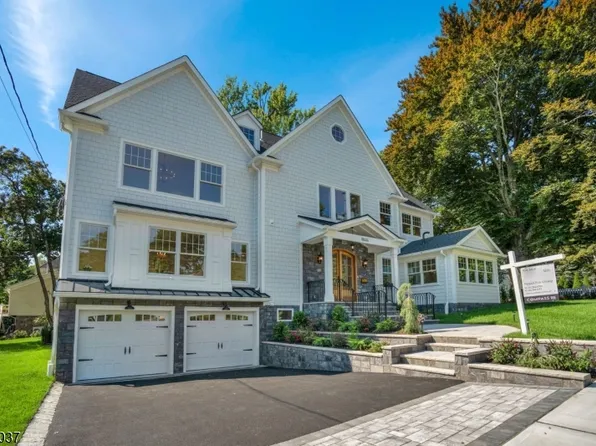 110 Blauvelt Avenue, Hohokus Boro, NJ 07423