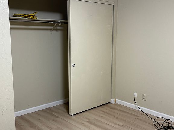 4th image of 1473 Orchard Ave