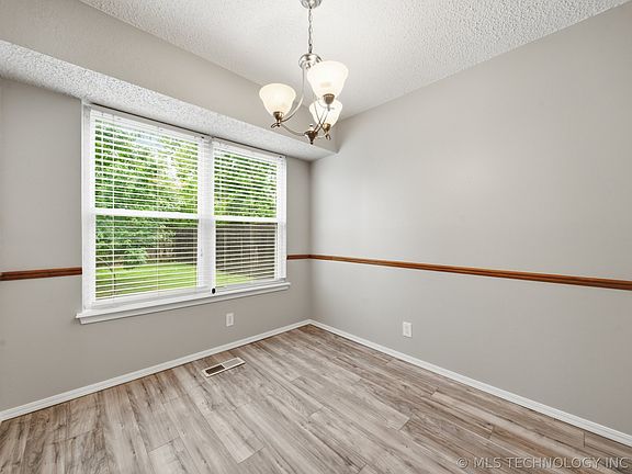3rd image of 3350 S 141st East Ave