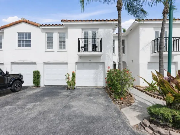 1155 Lake Shore Dr APT 202, Lake Park, FL 33403