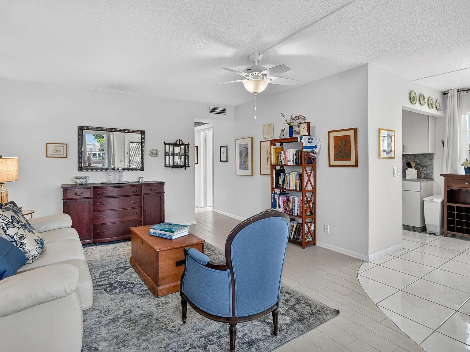 2 bed, 1.5 bath, 840 sqft, $1,900 — Photo 4