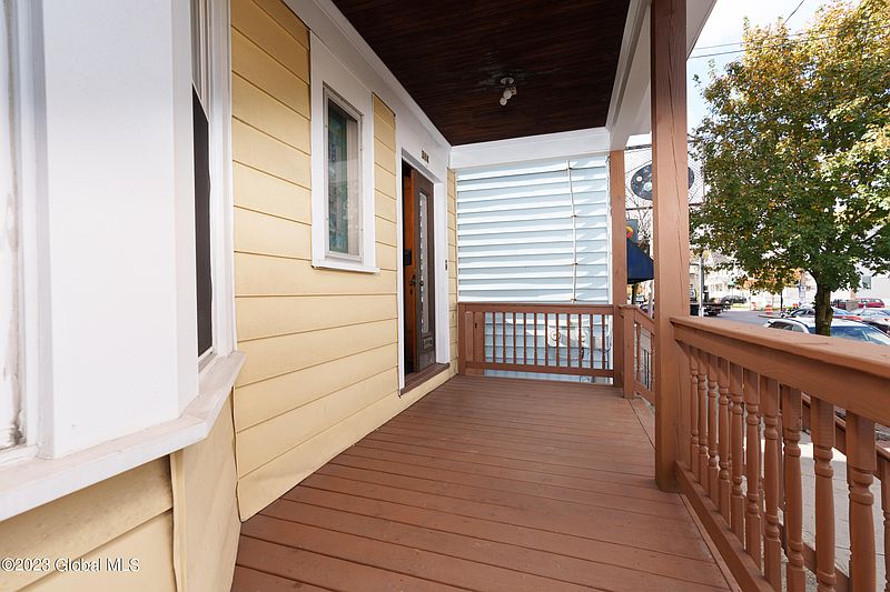 3rd image of 384 Delaware Avenue
