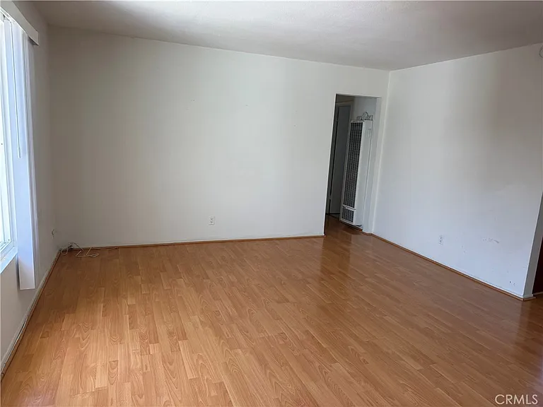 222 20th St — Photo 3