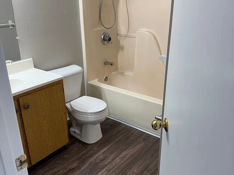1001 W Wayne St #6-B — Photo 11