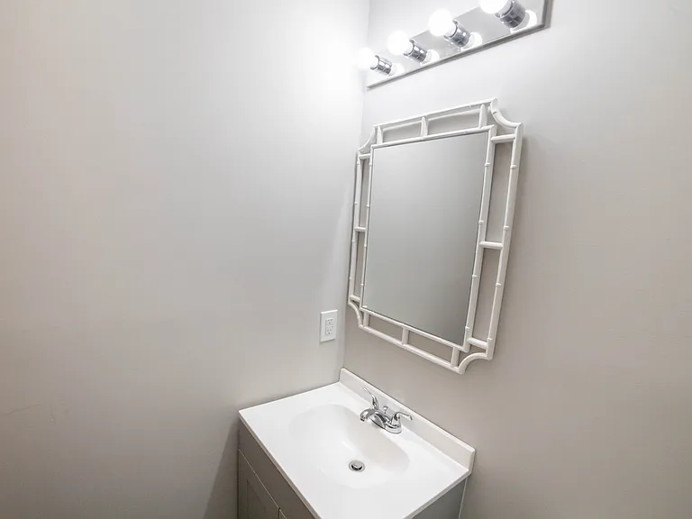 9640 Stony Hollow Dr — Photo 12