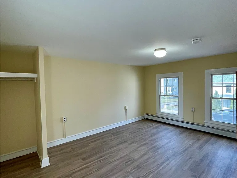 46 E Market St — Photo 13