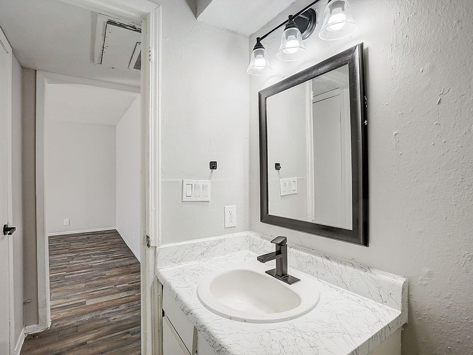 19Twenty 1824 N Ruddell St Denton TX Zillow