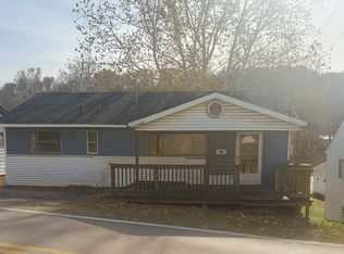 4036 40th St, Nitro, WV 25143