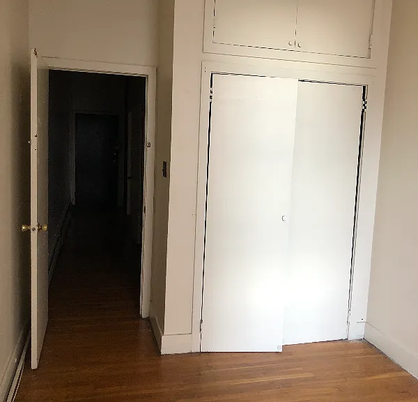 2037 Walnut St #3F — Photo 8