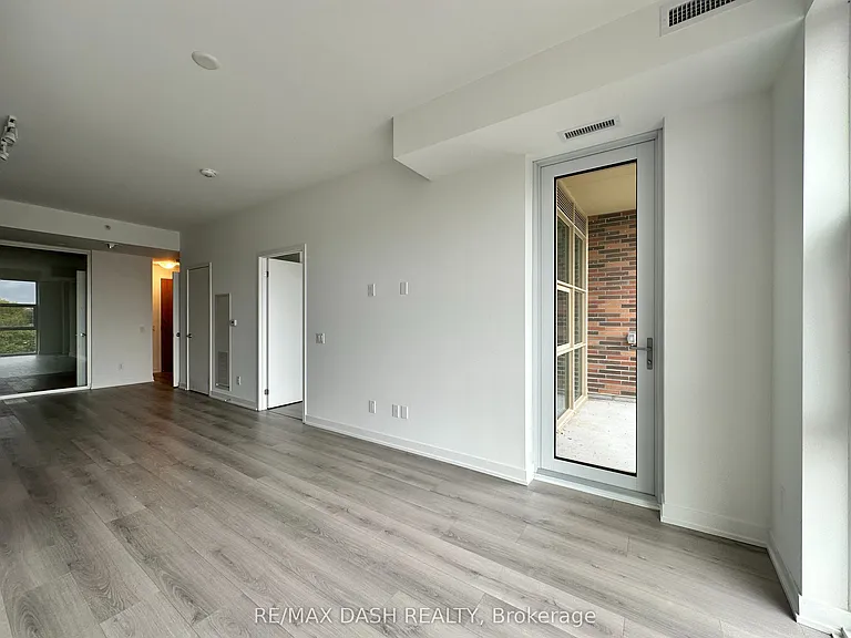 Saint Clair Ave W — Photo 19
