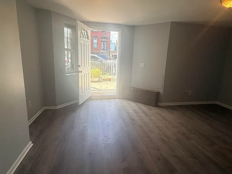 592 Bramhall Ave #1 — Photo 9