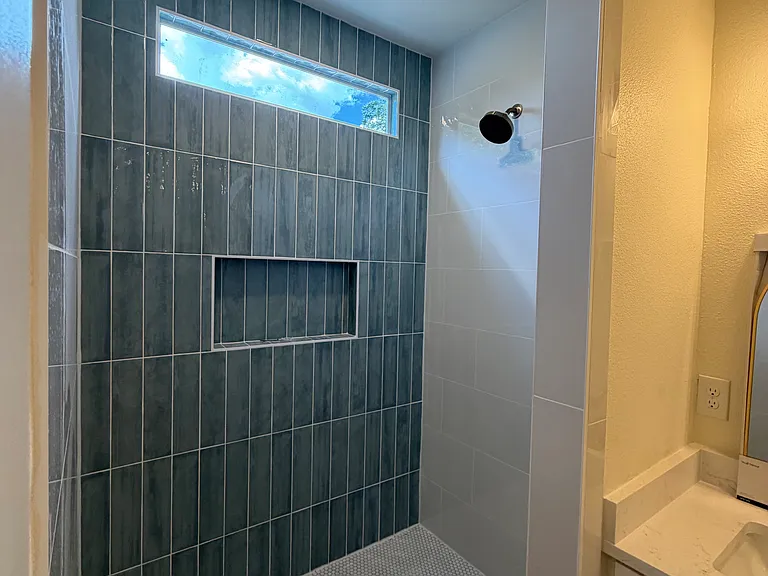 547 W Highland Blvd — Photo 13
