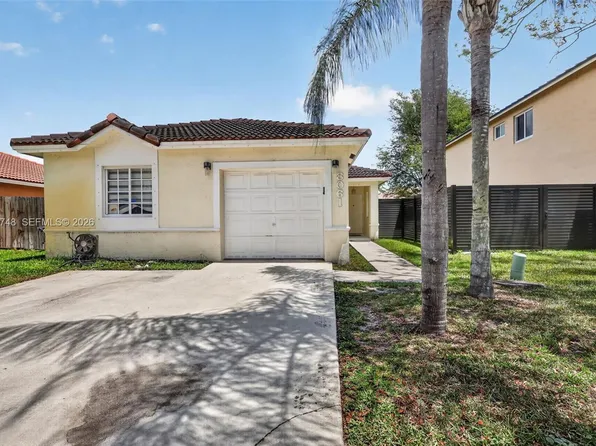 8061 NW 197th St, Hialeah, FL 33015