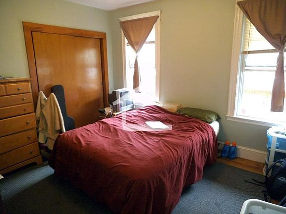 2nd image of 51 Leicester St #002