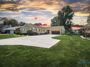 1543 Cass Rd, Maumee, OH 43537