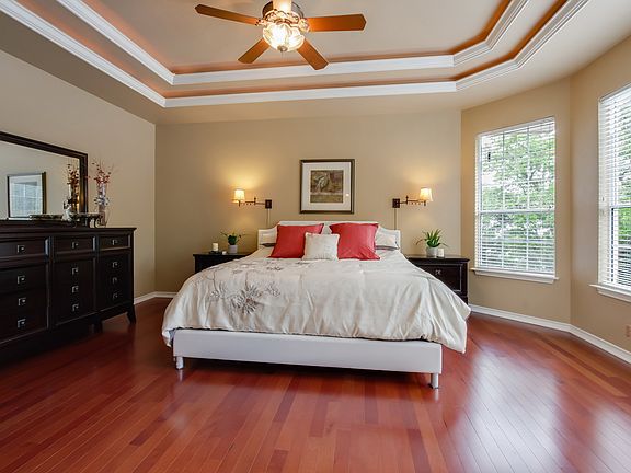 4th image of 245 Deer Cross Ln