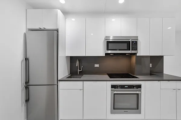 Rented by Compass | media 18