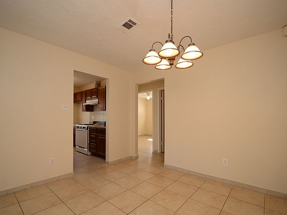 5th image of 722 Odessa Ct