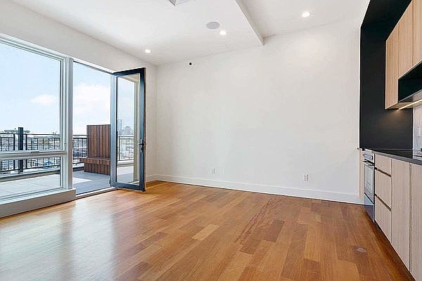 1st image of 217 Green St #6D