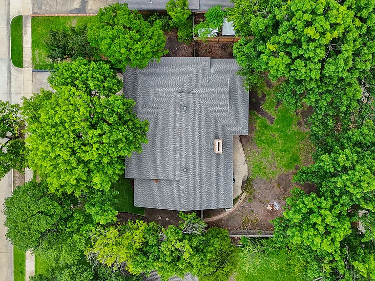 719 Northill Dr — Photo 3