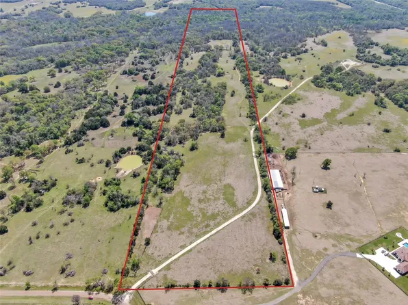 1111 S Hickory Loop, Calvert, TX 77837