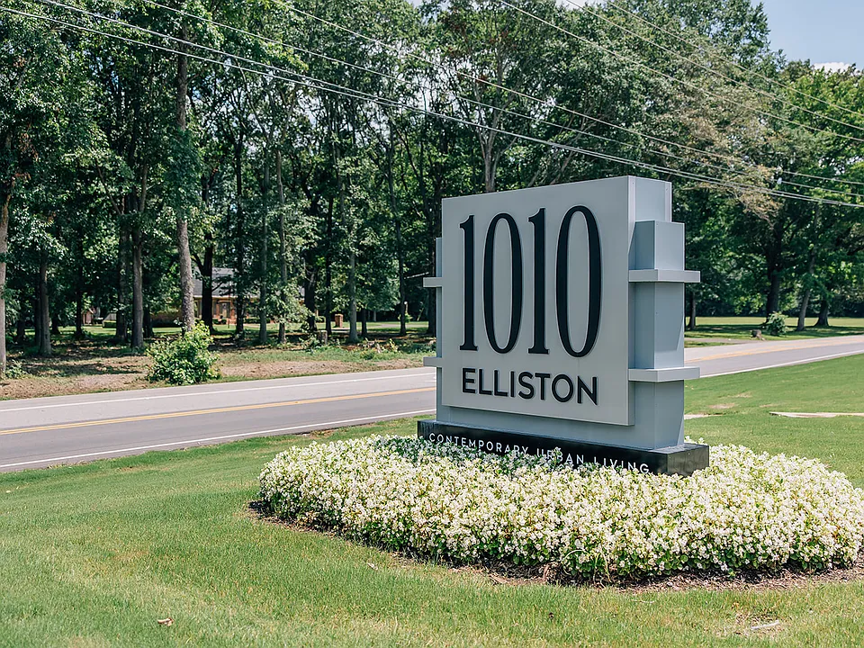 1010 Elliston