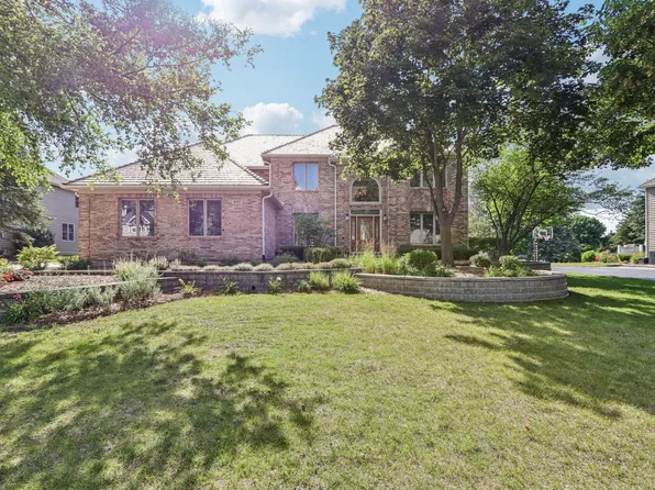 641 Mason Ln, Lake In The Hills, IL 60156