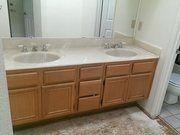 5th image of 379 Yellowstone Cir